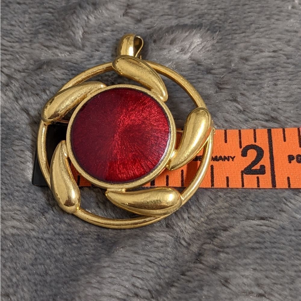 Vintage 1960's Goldtone & Red Enamel Circle Brooche/Pendant - Picture 3 of 7